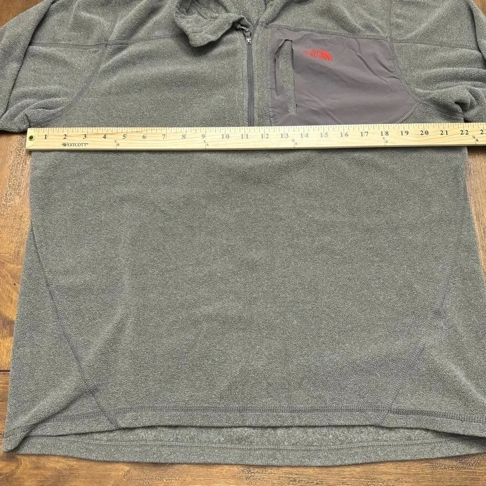 EUC The North Face quarter zip pullover fleece. Gray with red logo. Mens Small.
